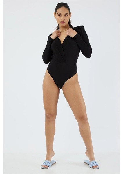 Kruvaze V Yaka Uzun Kol Alttan Çıtçıtlı Vatkalı Esnek Şık ve Cool Likralı Anvelop Body Bluz modelleri
