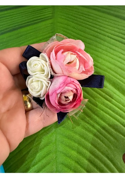7x7 cm Pembe Güllü Tasarım Kabartma Iğneli Broş