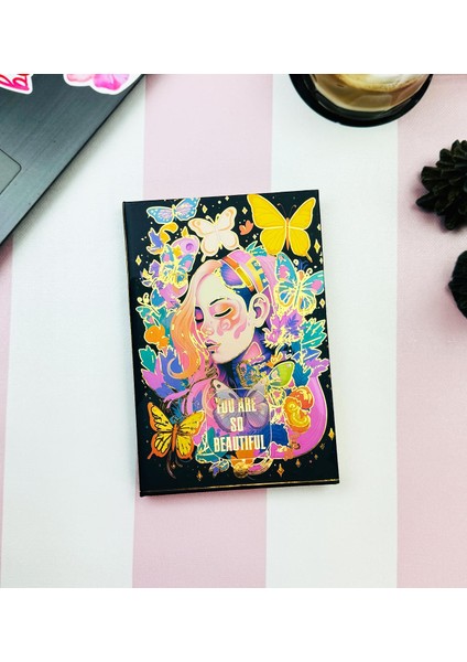 Çok Güzelsin Tasarımlı Lastikli Defter