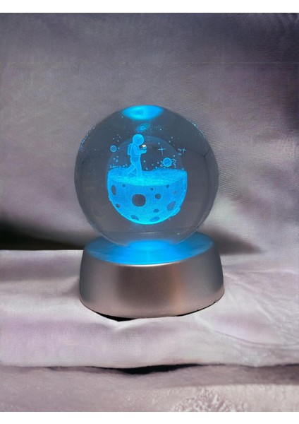 Astronot Aya Adım Atıyor Gezegen Temalı Renk Değiştiren Kristal Işıklı 3D LED Işıklı Cam Küre fiyatları