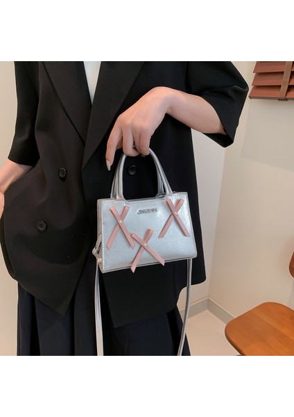 Kadınlar Için Dokulu Yay Çanta 2024 Yaz Yeni Stil Kadın Omuz Crossbody Çanta, Moda Kontrast Renkli Küçük Kare Çanta (Yurt Dışından) fırsatları