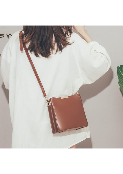 Üst Düzey Fransız Niş Yabancı Stil Kova Çanta Kadın Çantası 2024 Yeni Moda Moda Basit Çok Yönlü Crossbody Kadın Çantası (Yurt Dışından) fırsatları