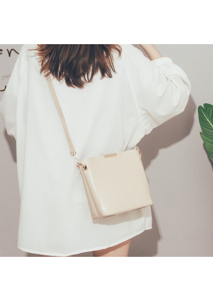 Üst Düzey Fransız Niş Yabancı Stil Kova Çanta Kadın Çantası 2024 Yeni Moda Moda Basit Çok Yönlü Crossbody Kadın Çantası (Yurt Dışından) fırsatları