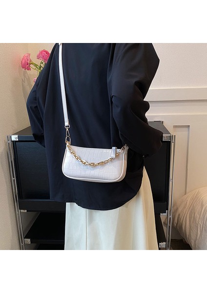 Sınır Ötesi Ins Tarzı Zincir Dekore Edilmiş Kişiselleştirilmiş Çanta Kadınlar Için 2024 Yeni Stil Basit Taş Desen Moda Omuz Çantası (Yurt Dışından) indirimleri