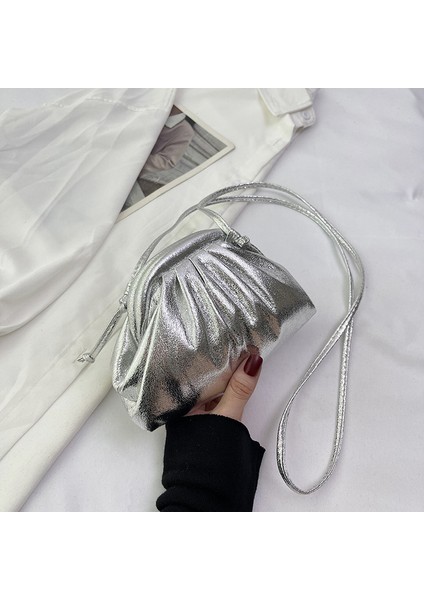 Niş Tasarım Çanta Kadın Yeni 2024 Üst Düzey Moda Pilili Omuz Çantası Yaz Popüler Çapraz Vücut Çantası (Yurt Dışından)