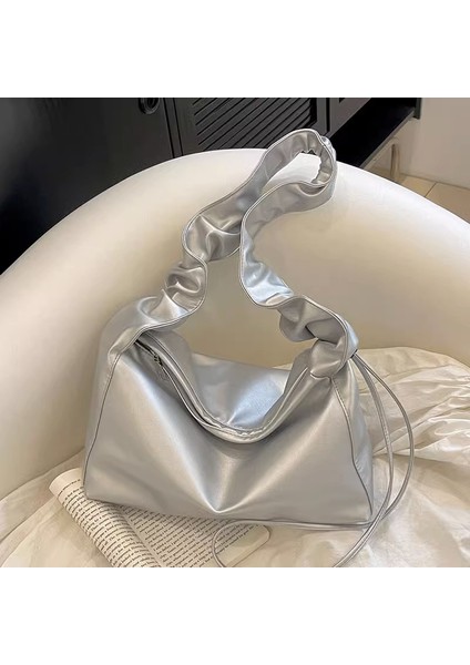 Niş Tasarım Tek Omuz Çapraz Vücut Pilili Koltuk Altı Kız Sıcak Kız Çantası 2023 Ilkbahar ve Yaz Yeni Üst Düzey Kadın Çantası (Yurt Dışından)