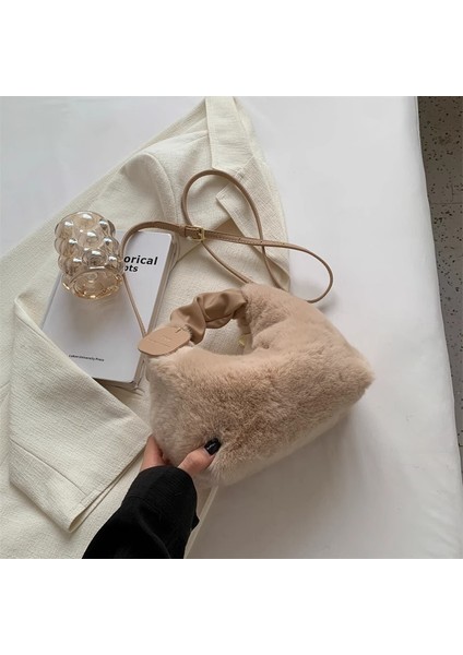 Kadınlar Için Peluş Çantalar, 2024 Yeni Sonbahar ve Kış Tüylü Çantalar, Çok Yönlü Niş Zincir Çapraz Askılı Çantalar, Yeni ve Şık (Yurt Dışından)