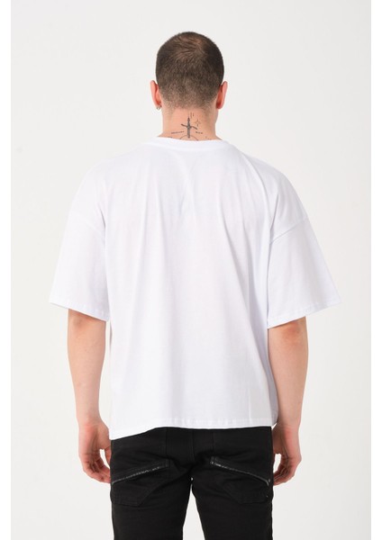 Erkek Bisiklet Yaka Logo Detaylı Oversize T-Shirt fırsatları