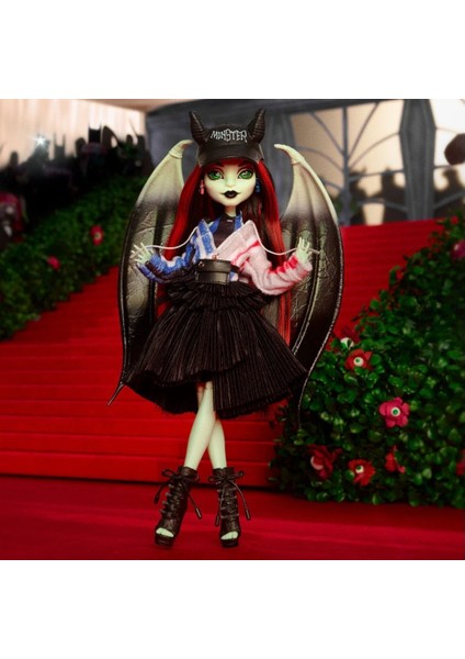 Escoines Koleksiyon Monster High - Off-White C/o Monster High Raven Rhapsody Doll