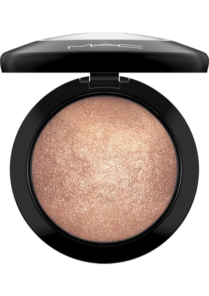 MAC Harika, Hafif Bir Kapatıcılık Sağlayan Mineralize Skinfinish Global Glow Pudra 10 G