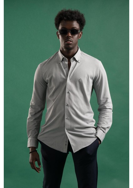 Regular Fit Yaka Düğmeli Pamuklu Likralı Gömlek fırsatları