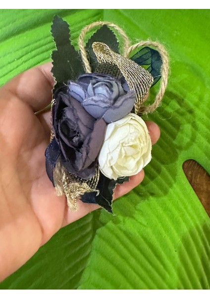 6x4 cm Tasarım Çiçekli Hasır Fiyonklu Broş Yaka Iğnesi fiyatları