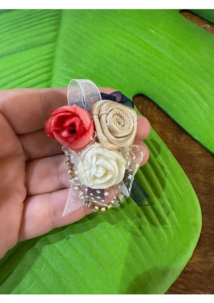 4x4 cm 3 Güllü Iğneli Broş Yaka Iğnesi