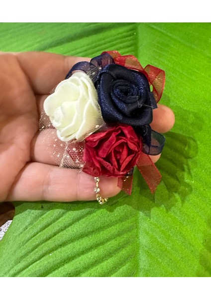 4x4 cm Zirkon Zincirli Çiçekli Iğneli Broş Yaka Iğnesi Giyim Aksesuarı fiyatları