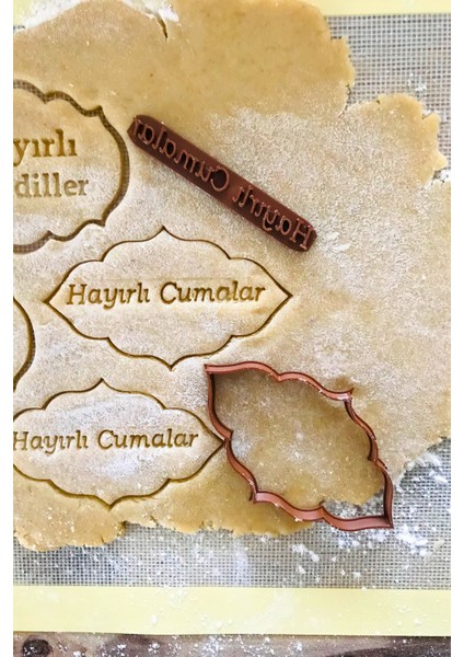 Hayırlı Cumalar ve Hayırlı Ramazanlar Yazılı Hamur Şekillendirici Kalıplar indirimleri