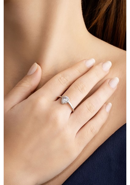 Damla Kesim 18 Ayar Beyaz Altın Kaplama Gümüş Tektaş Yüzük fiyatları