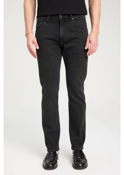 W15Q666201M82 Siyah Erkek Grensboro Regular Fit Normal Kesim Düşük Bel Düz Paça Kot Pantolon fırsatları
