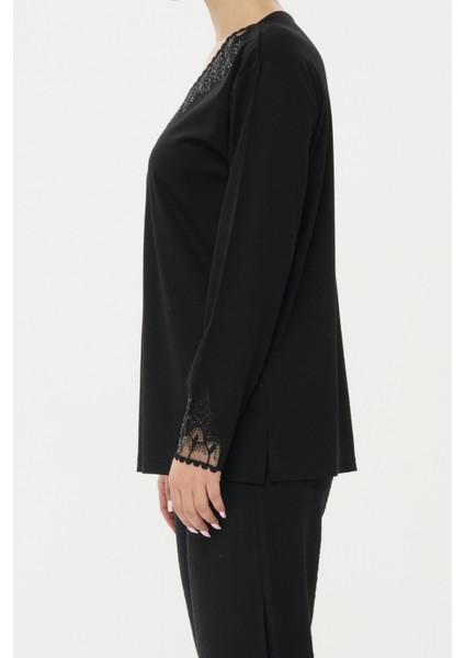 Yaka ve Kol Ucu Tül Detaylı Taş Işlemeli Siyah Anne Penye Bluz fiyatları