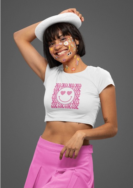 Fuddy Moda Mutlu Yüz Baskılı Crop Top,  Kadın Pembe Baskılı Crop Bluz