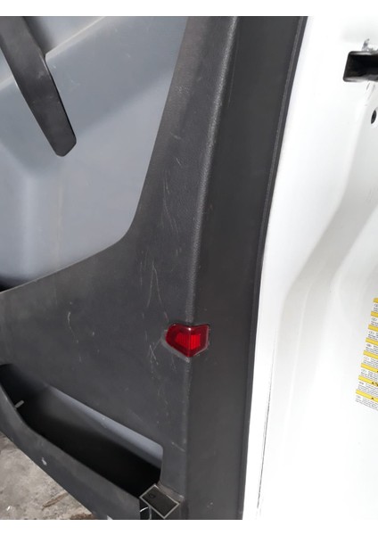 Transit Custom Kapı Içi Döşeme Reflektör Kapağı Sağ 2013-18