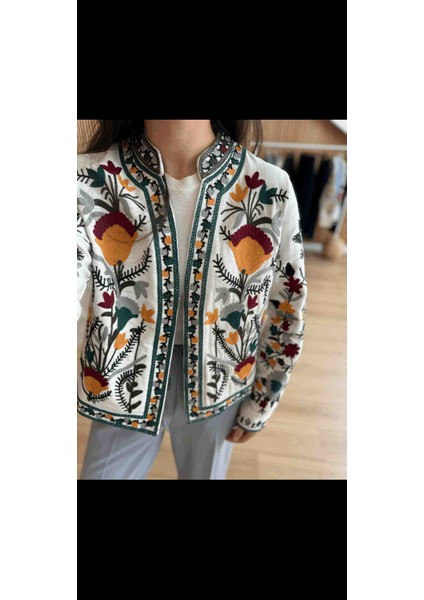 Kadın Bej Tasarım Etnik Desen Renkli Çiçek Nakış Işlemeli Keten Ceket Mevsimlik Ceket modelleri