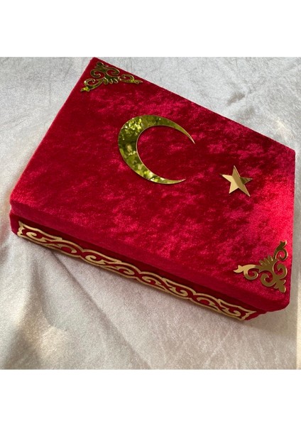 Türk Bayraklı Ayyıldız Pleksi Sandıklı Kuranı Kerim (Ciltli)