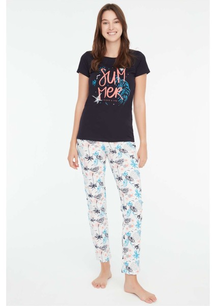 3852 Kadın Yuvarlak Yaka Pijama Takımı