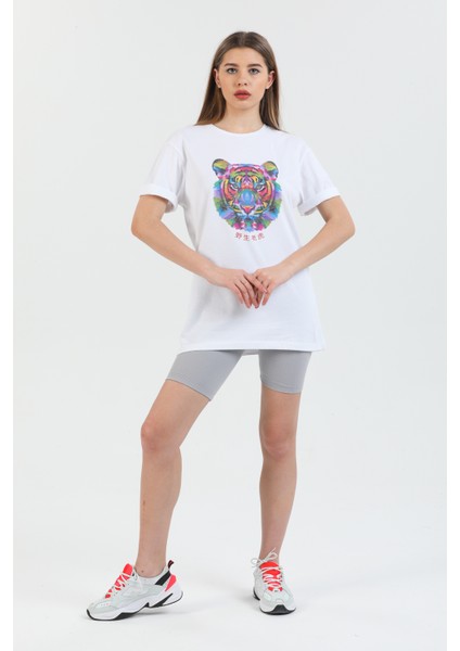 Renkli Aslan Baskılı Pamuklu Bisiklet Yaka Oversize Kadın Tişört. fırsatları