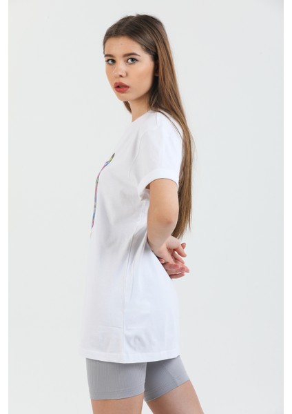 Renkli Aslan Baskılı Pamuklu Bisiklet Yaka Oversize Kadın Tişört. indirimleri