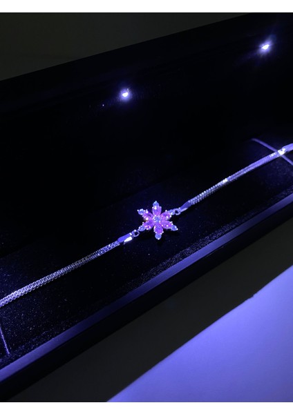 Işıklı Kutuda 925 Ayar Gümüş Kamelya Çiçeği Bileklik Lotus Bileklik