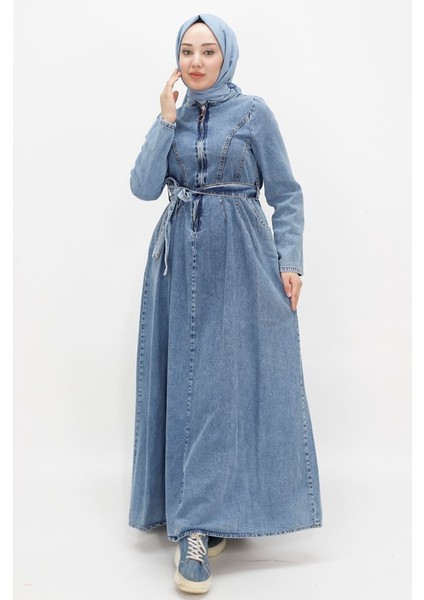 1659 Yaka Fermuarlı Kemerli Tesettür Kot Elbise