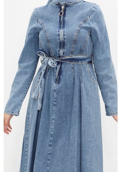 1659 Yaka Fermuarlı Kemerli Tesettür Kot Elbise modelleri