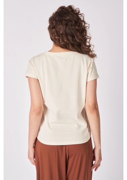 Kadın V Yaka Kısa Kollu Dokulu Regular Fit Basic Tişört Ekru fırsatları