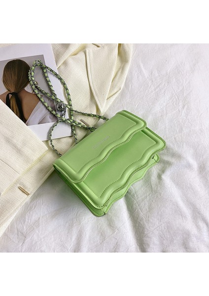 Retro Kadın Çantası 2023 Yeni Çanta Düz Renk Basit Moda Rahat Küçük Çanta Zincir Omuz Crossbody Küçük Kare Çanta (Yurt Dışından)