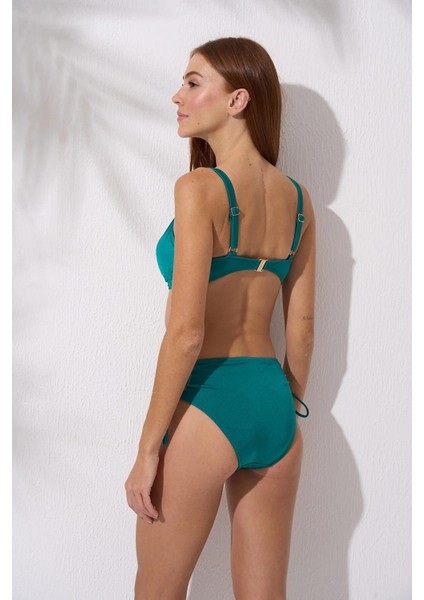 İnce Askılı Kadın Bikini Takım Yeşil Renk Şık Tasarım ile Plajda Fark Yaratın fiyatları