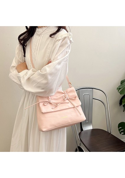 Kadınlar Için Rahat Yumuşak Yüzeyli Büyük Kapasiteli Çanta 2024 Yeni Moda Çok Yönlü Crossbody Çanta Moda Banliyö Omuz Koltuk Altı Çantası (Yurt Dışından) fiyatları