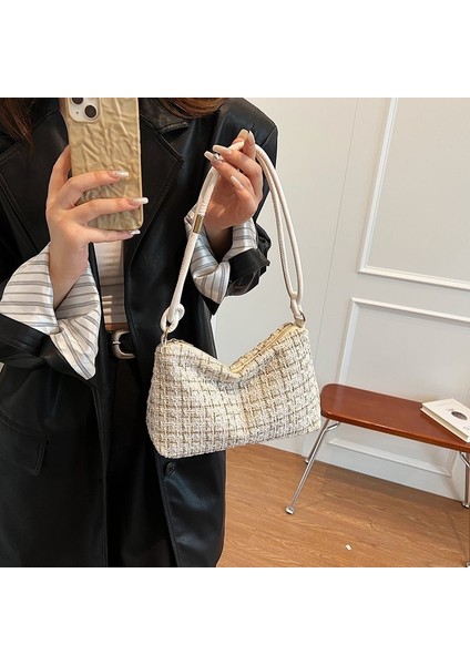 Batı Tarzı Omuz Çantası, Dış Ticaret Kadın Çantası, Niş Tasarım, Yün Çanta, Kadın Çantası, Şık ve Çok Yönlü Koltuk Altı Çantası (Yurt Dışından) modelleri