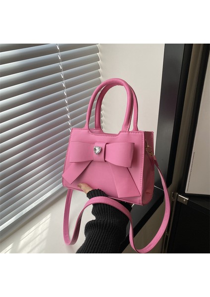 Yeni Yay Kızlar Bahar 2024 Basit Banliyö Tarzı Basit Rahat Taşınabilir Crossbody Koltuk Altı Küçük Kare Çanta (Yurt Dışından) fiyatları