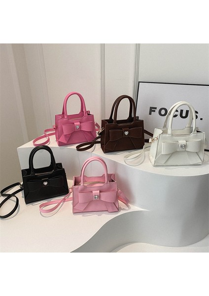 Yeni Yay Kızlar Bahar 2024 Basit Banliyö Tarzı Basit Rahat Taşınabilir Crossbody Koltuk Altı Küçük Kare Çanta (Yurt Dışından) indirimleri