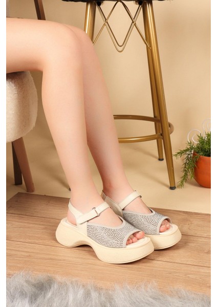 %100 Hakiki Deri Taş Baskılı Kalın Taban Sandalet BEJ modelleri