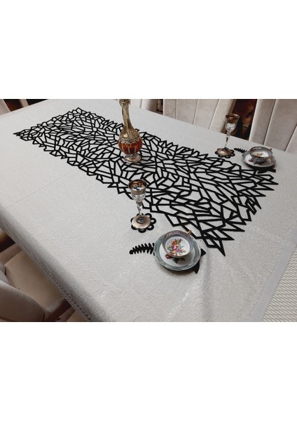 RUNNER/125X45CM/SUNİ Deri/siyah/büyük Masa Runnerı/ 2 Parça Yaprak Motifi ve 2 Parça Çiçek Motifi Hediye/