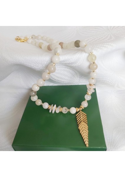 Doğal Akik ve Ay Taşı Çelik Yaprak Uçlu Kolye fırsatları