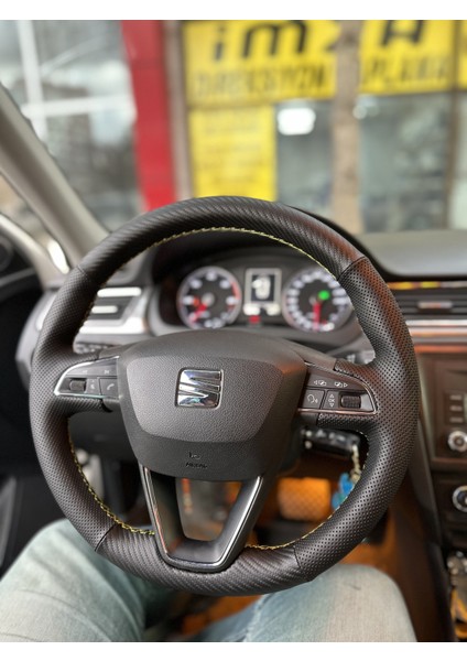 Seat Leon 2017 Uyumlu Araca Özel Direksiyon Kılıfı (Noktalı Karbon Sarı Dikişli)