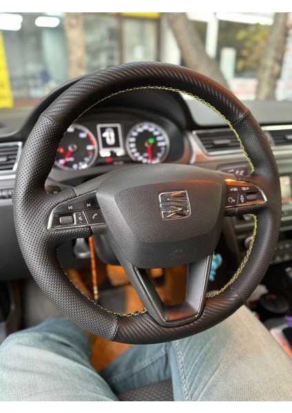 Seat Leon 2017 Uyumlu Araca Özel Direksiyon Kılıfı (Noktalı Karbon Sarı Dikişli)
