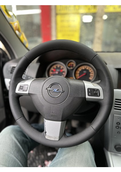 Opel Astra H Araca Özel Direksiyon Kılıfı Siyah Dikişli ( Deri Sökülüp Gerekmektedir )