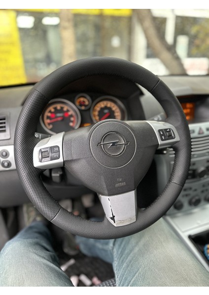 Opel Astra H Araca Özel Direksiyon Kılıfı Siyah Dikişli ( Deri Sökülüp Gerekmektedir ) modelleri