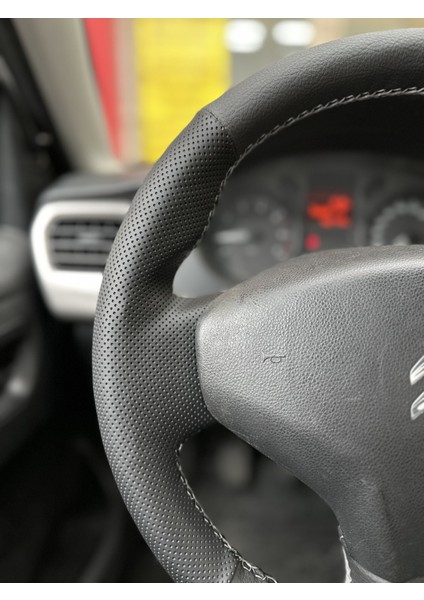 Citroen C-Elysee Araca Özel Direksiyon Kılıfı Uyumlu (Nokta Düz) Siyah Dikişli fırsatları