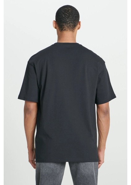 Loose Fit Erkek Siyah Yuvarlak Yaka Tişört modelleri