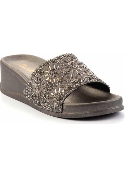 Platin Taşlı Kadın Terlik Tekstil Malzemeden Konforlu ve Şık Tasarım fiyatları