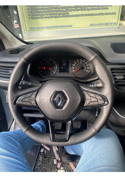 Renault Clio 5-Trafic 2023 Model Uyumlu Bentley Desen Direksiyon Kılıfı Siyah Dikiş